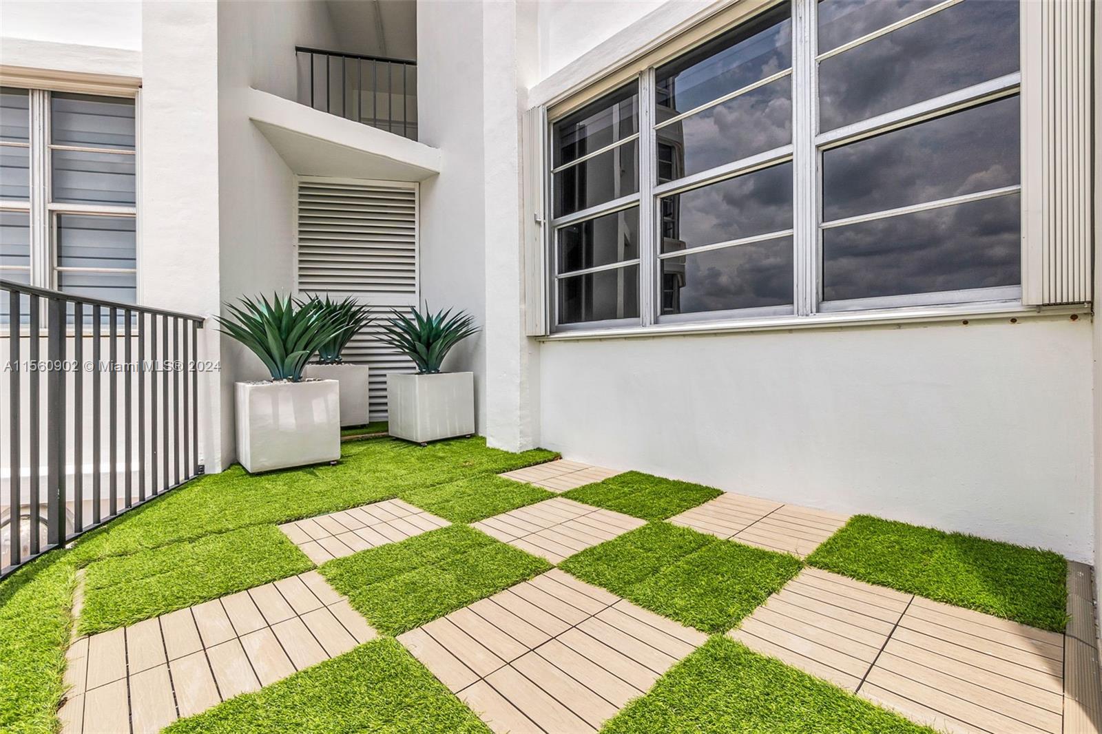 5660 Collins Ave 2A, Miami Beach, Florida 33140, 3 Bedrooms Bedrooms, ,3 BathroomsBathrooms,Residential,For Sale,5660 Collins Ave 2A,A11560902
