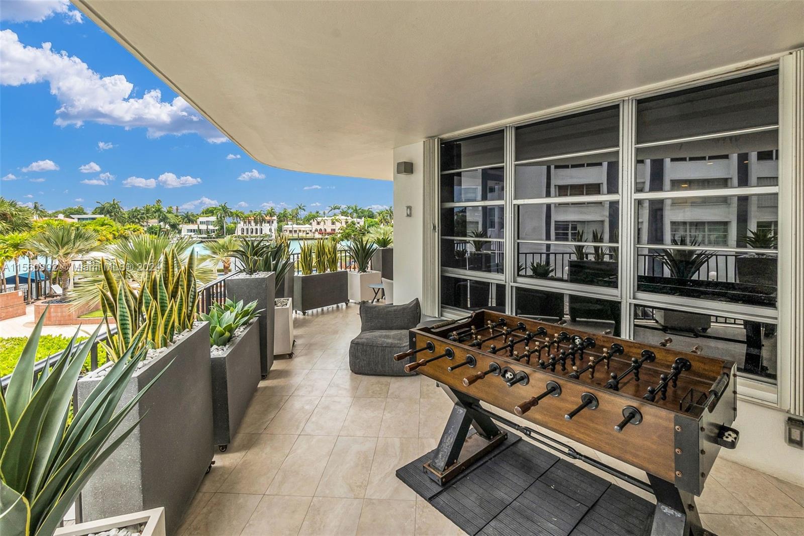 5660 Collins Ave 2A, Miami Beach, Florida 33140, 3 Bedrooms Bedrooms, ,3 BathroomsBathrooms,Residential,For Sale,5660 Collins Ave 2A,A11560902