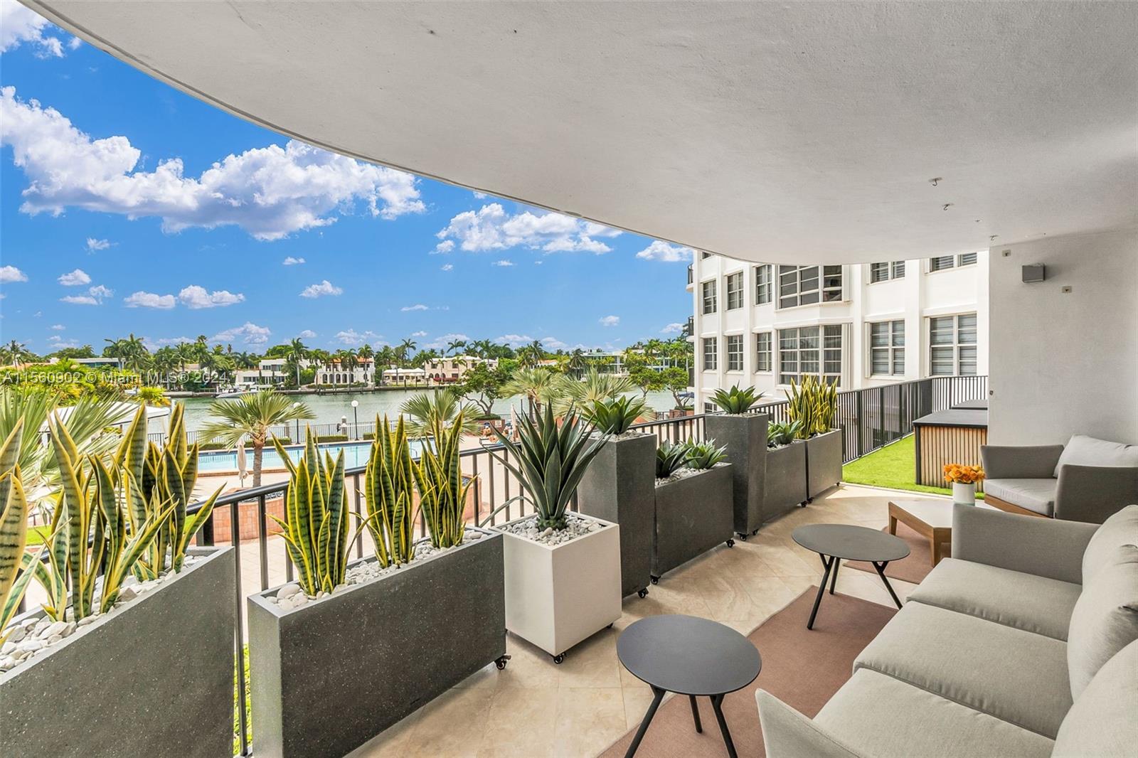 5660 Collins Ave 2A, Miami Beach, Florida 33140, 3 Bedrooms Bedrooms, ,3 BathroomsBathrooms,Residential,For Sale,5660 Collins Ave 2A,A11560902