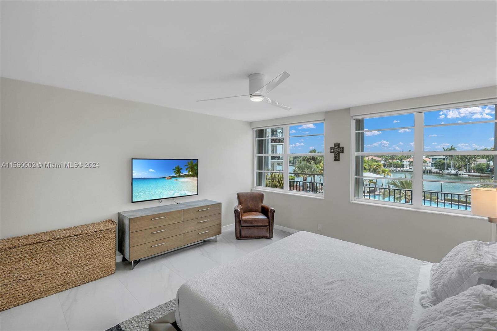 5660 Collins Ave 2A, Miami Beach, Florida 33140, 3 Bedrooms Bedrooms, ,3 BathroomsBathrooms,Residential,For Sale,5660 Collins Ave 2A,A11560902