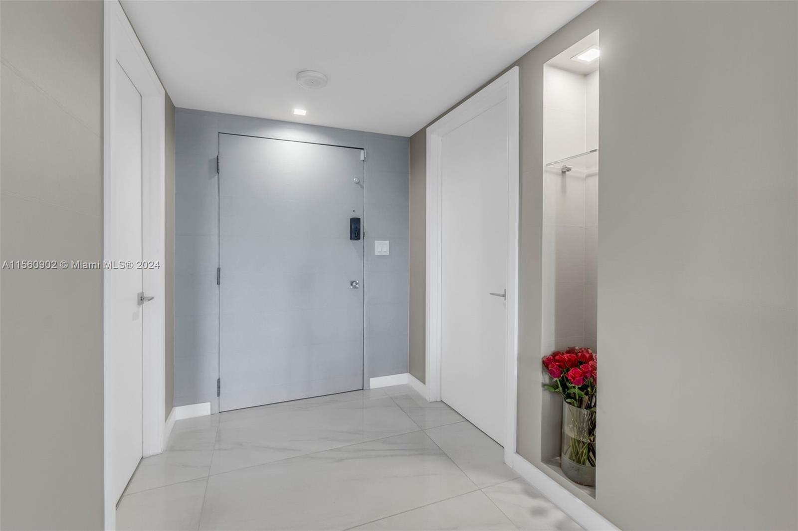 5660 Collins Ave 2A, Miami Beach, Florida 33140, 3 Bedrooms Bedrooms, ,3 BathroomsBathrooms,Residential,For Sale,5660 Collins Ave 2A,A11560902