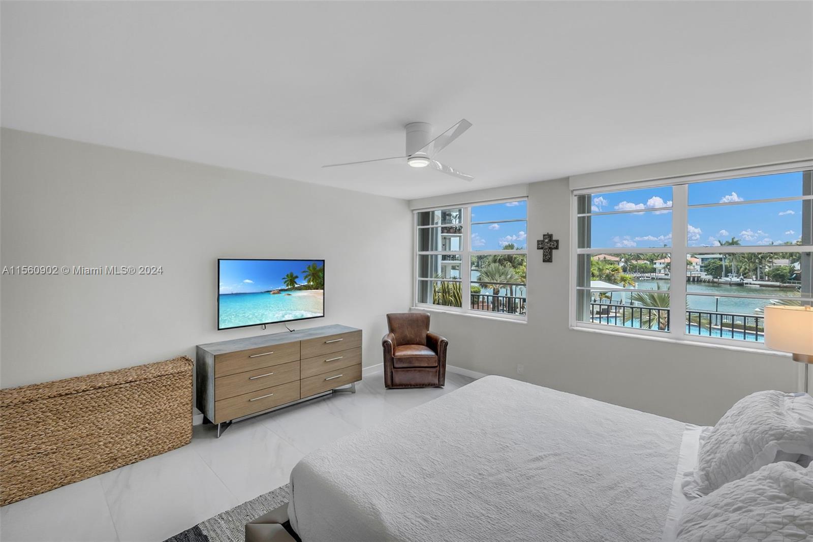 5660 Collins Ave 2A, Miami Beach, Florida 33140, 3 Bedrooms Bedrooms, ,3 BathroomsBathrooms,Residential,For Sale,5660 Collins Ave 2A,A11560902