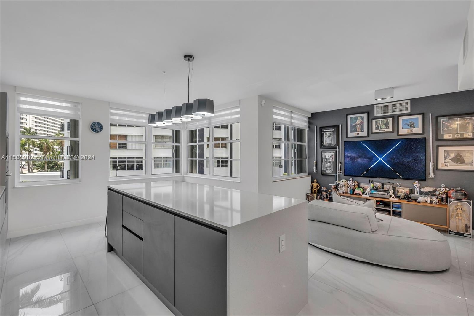 5660 Collins Ave 2A, Miami Beach, Florida 33140, 3 Bedrooms Bedrooms, ,3 BathroomsBathrooms,Residential,For Sale,5660 Collins Ave 2A,A11560902