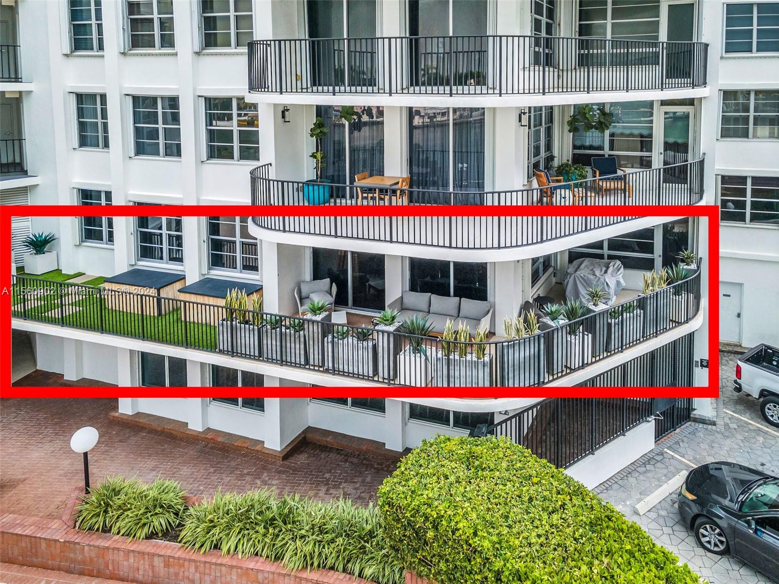 5660 Collins Ave 2A, Miami Beach, Florida 33140, 3 Bedrooms Bedrooms, ,3 BathroomsBathrooms,Residential,For Sale,5660 Collins Ave 2A,A11560902
