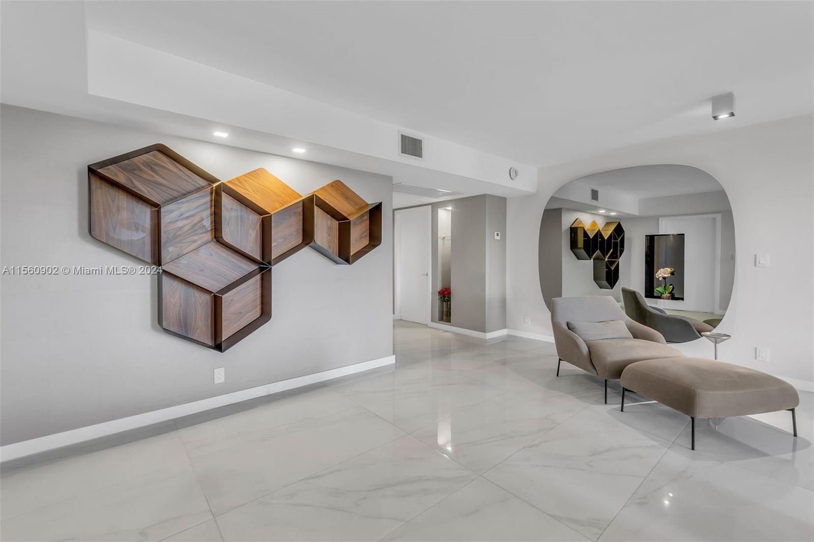 5660 Collins Ave 2A, Miami Beach, Florida 33140, 3 Bedrooms Bedrooms, ,3 BathroomsBathrooms,Residential,For Sale,5660 Collins Ave 2A,A11560902
