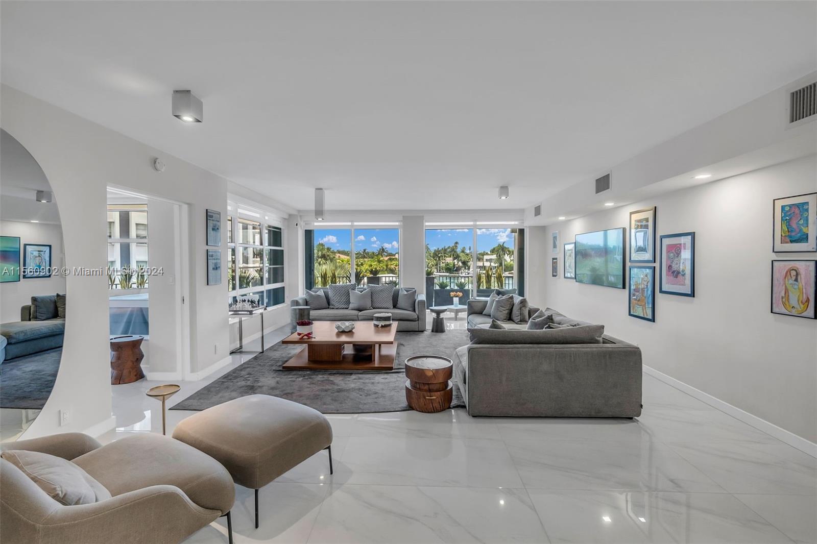 5660 Collins Ave 2A, Miami Beach, Florida 33140, 3 Bedrooms Bedrooms, ,3 BathroomsBathrooms,Residential,For Sale,5660 Collins Ave 2A,A11560902
