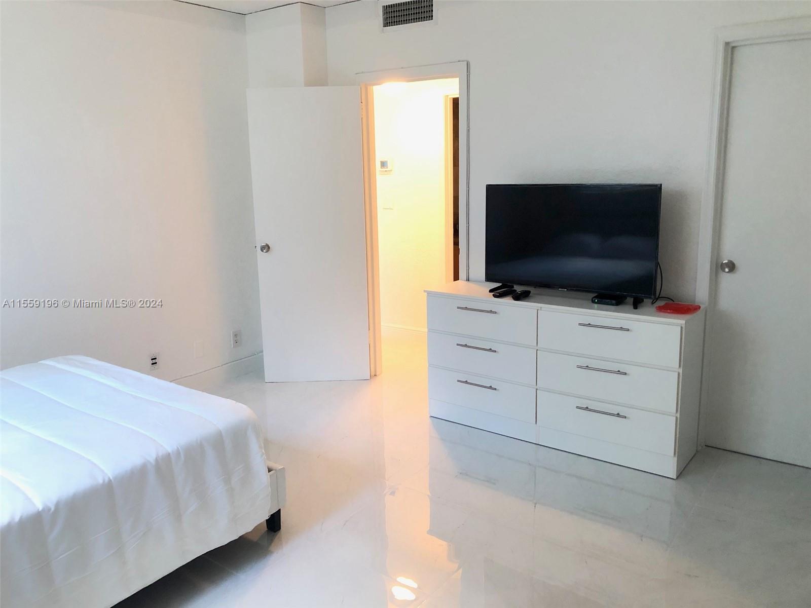 3901 S Ocean Dr 2J, Hollywood, Florida 33019, 1 Bedroom Bedrooms, ,1 BathroomBathrooms,Residentiallease,For Rent,3901 S Ocean Dr 2J,A11559196