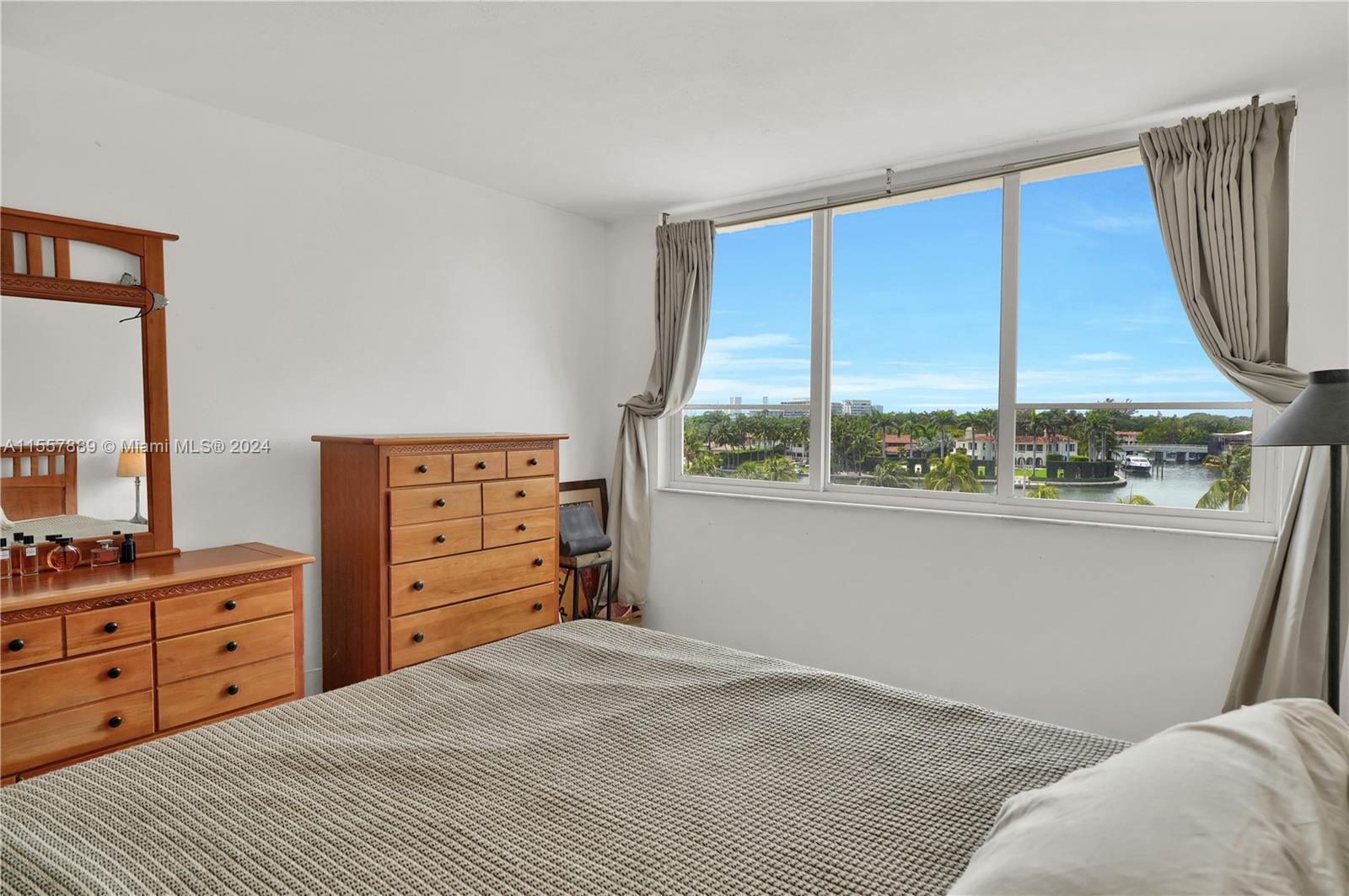 5005 Collins Ave 506, Miami Beach, Florida 33140, 2 Bedrooms Bedrooms, ,2 BathroomsBathrooms,Residential,For Sale,5005 Collins Ave 506,A11557889