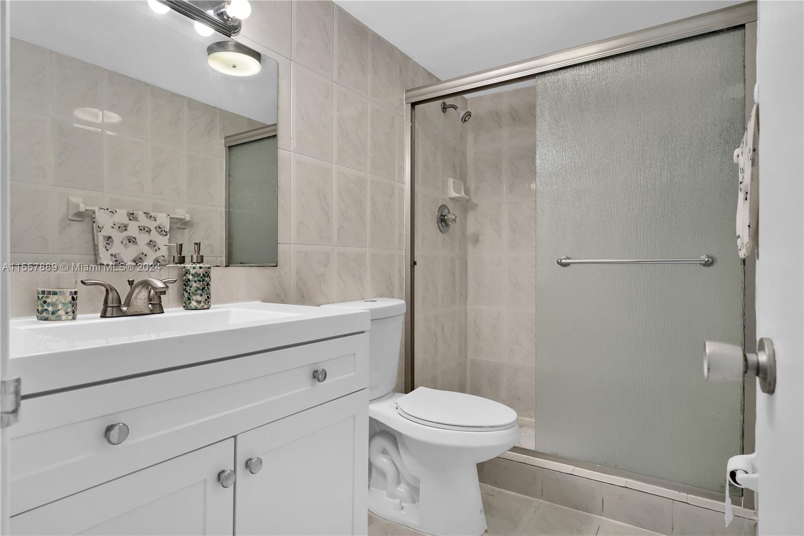5005 Collins Ave 506, Miami Beach, Florida 33140, 2 Bedrooms Bedrooms, ,2 BathroomsBathrooms,Residential,For Sale,5005 Collins Ave 506,A11557889