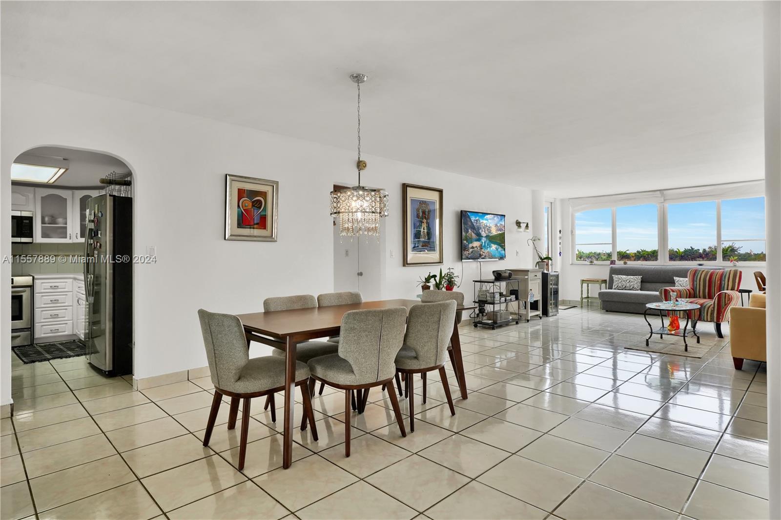 5005 Collins Ave 506, Miami Beach, Florida 33140, 2 Bedrooms Bedrooms, ,2 BathroomsBathrooms,Residential,For Sale,5005 Collins Ave 506,A11557889