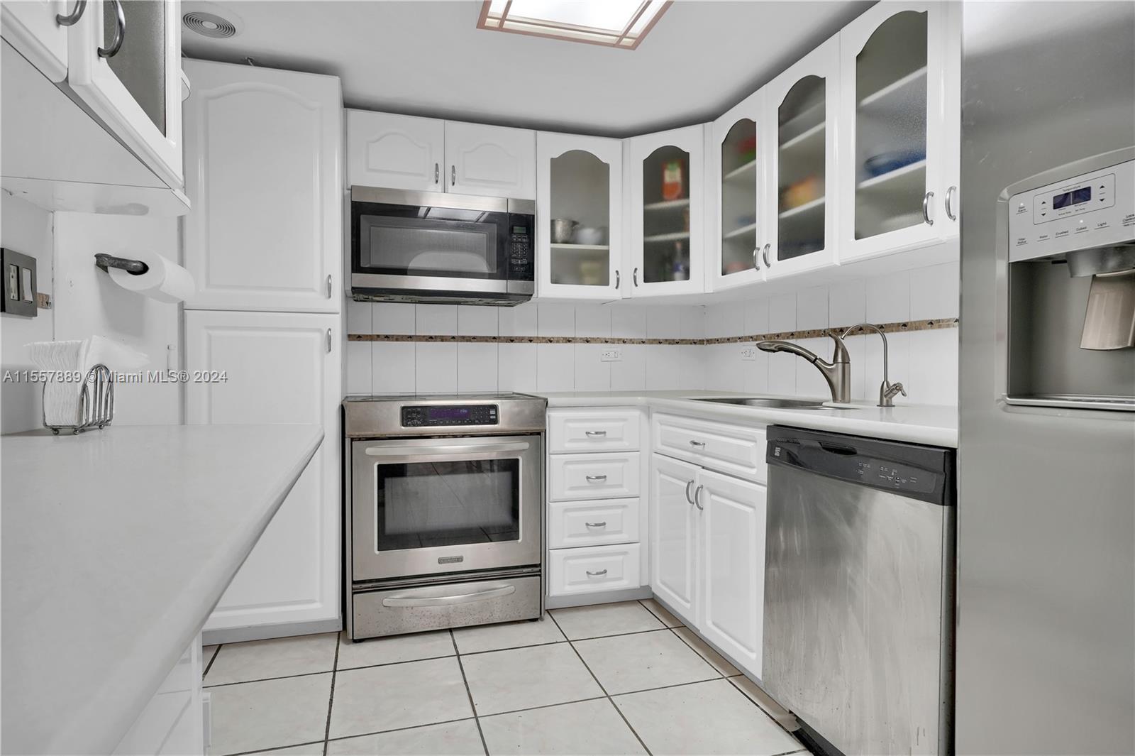 5005 Collins Ave 506, Miami Beach, Florida 33140, 2 Bedrooms Bedrooms, ,2 BathroomsBathrooms,Residential,For Sale,5005 Collins Ave 506,A11557889
