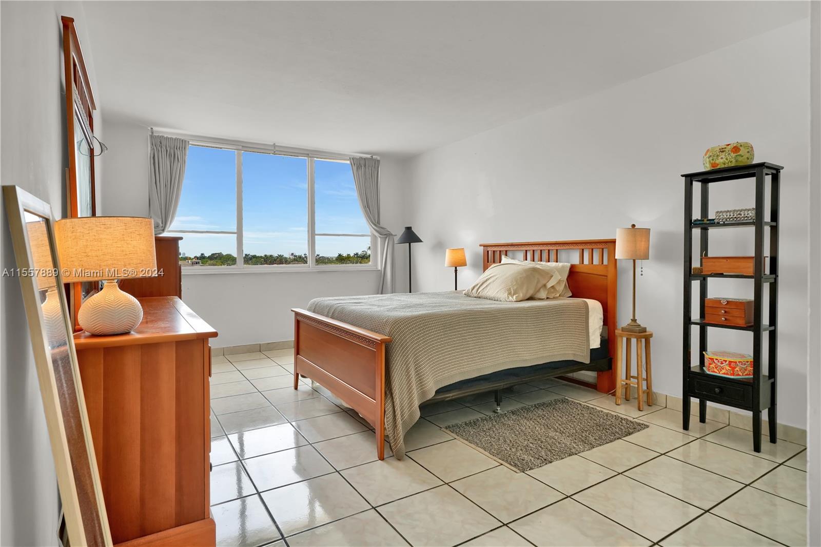 5005 Collins Ave 506, Miami Beach, Florida 33140, 2 Bedrooms Bedrooms, ,2 BathroomsBathrooms,Residential,For Sale,5005 Collins Ave 506,A11557889