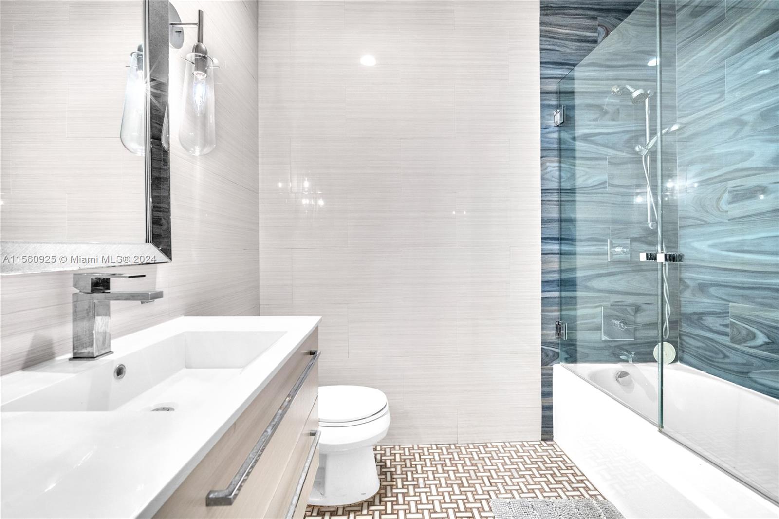 3131 N 52nd Ave, Hollywood, Florida 33021, 6 Bedrooms Bedrooms, ,3 BathroomsBathrooms,Residential,For Sale,3131 N 52nd Ave,A11560925