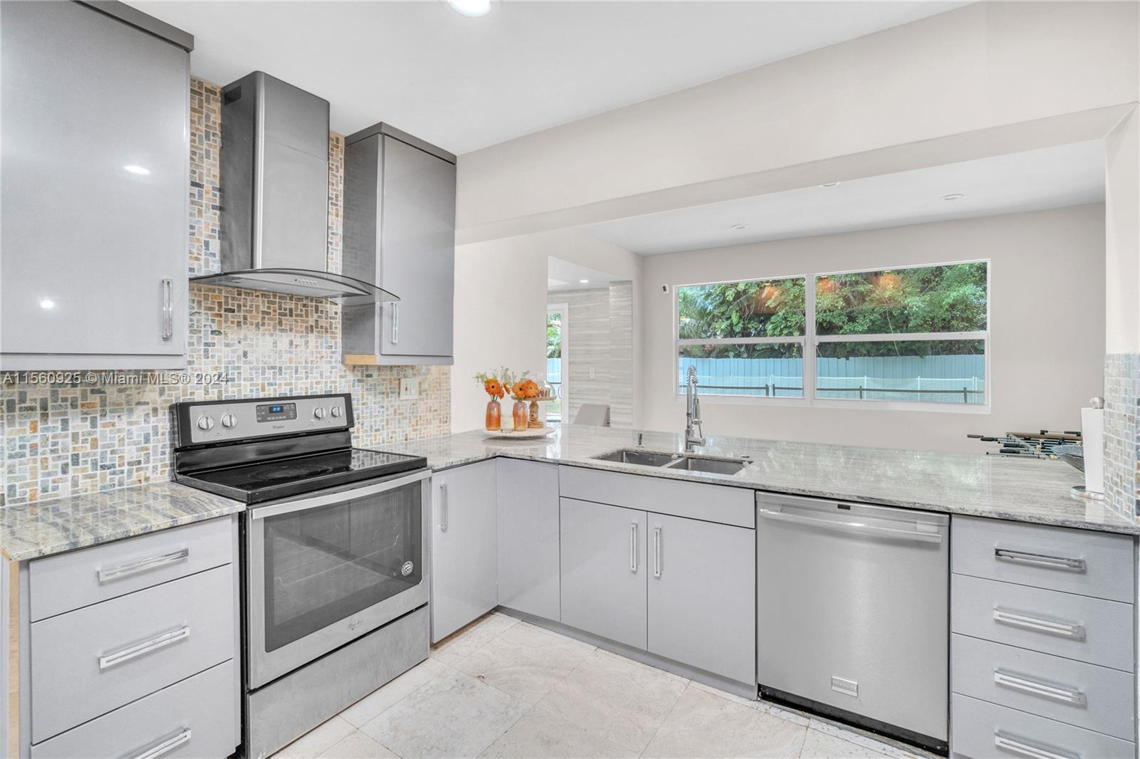 3131 N 52nd Ave, Hollywood, Florida 33021, 6 Bedrooms Bedrooms, ,3 BathroomsBathrooms,Residential,For Sale,3131 N 52nd Ave,A11560925