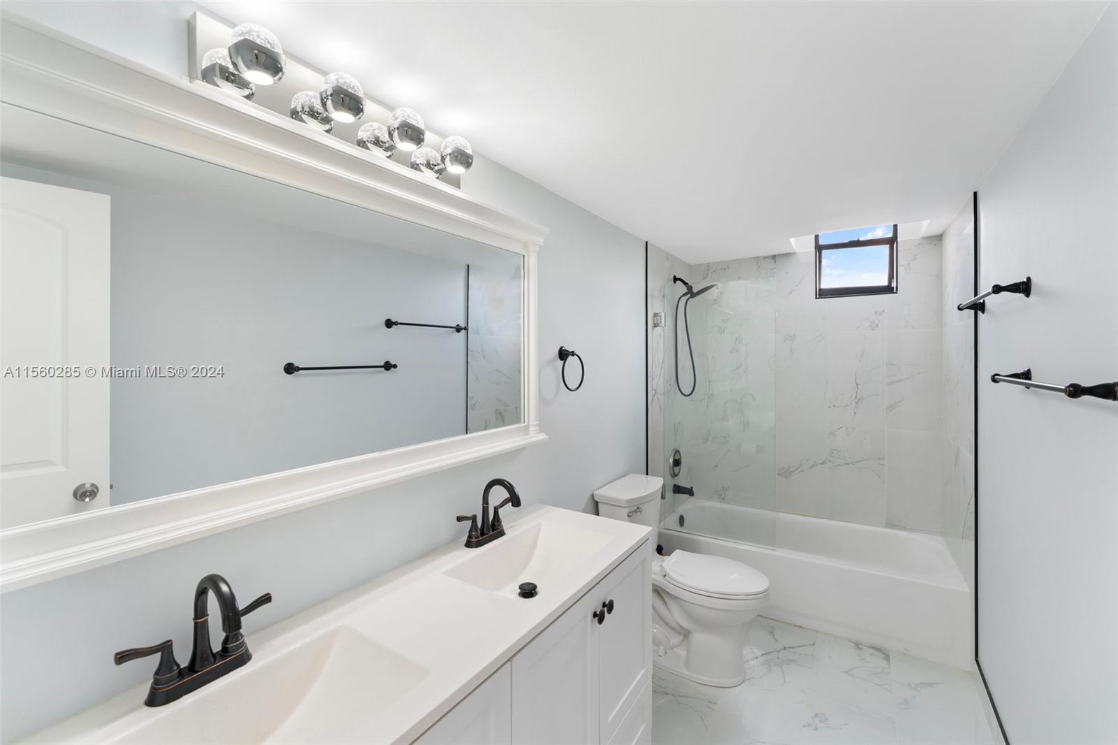 2500 Parkview Dr 1714, Hallandale Beach, Florida 33009, 2 Bedrooms Bedrooms, ,2 BathroomsBathrooms,Residential,For Sale,2500 Parkview Dr 1714,A11560285