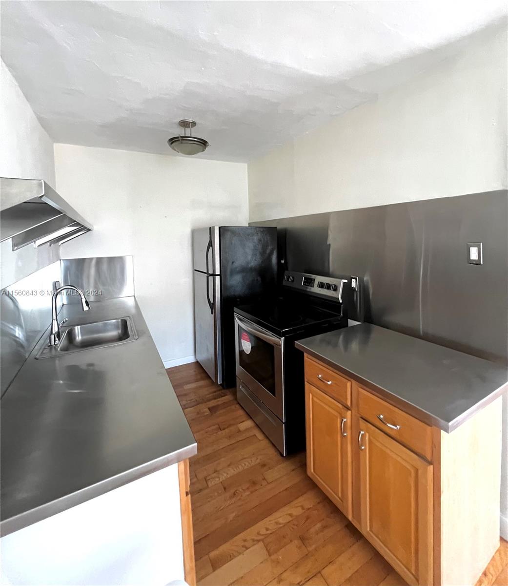 1001 7th St 105, Miami Beach, Florida 33139, 1 Bedroom Bedrooms, ,1 BathroomBathrooms,Residential,For Sale,1001 7th St 105,A11560843