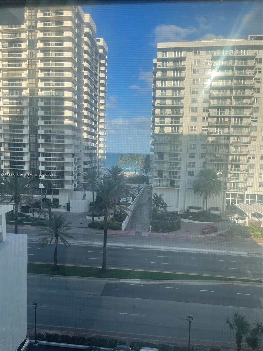 5700 Collins Ave 7B, Miami Beach, Florida 33140, 2 Bedrooms Bedrooms, ,2 BathroomsBathrooms,Residentiallease,For Rent,5700 Collins Ave 7B,A11560939