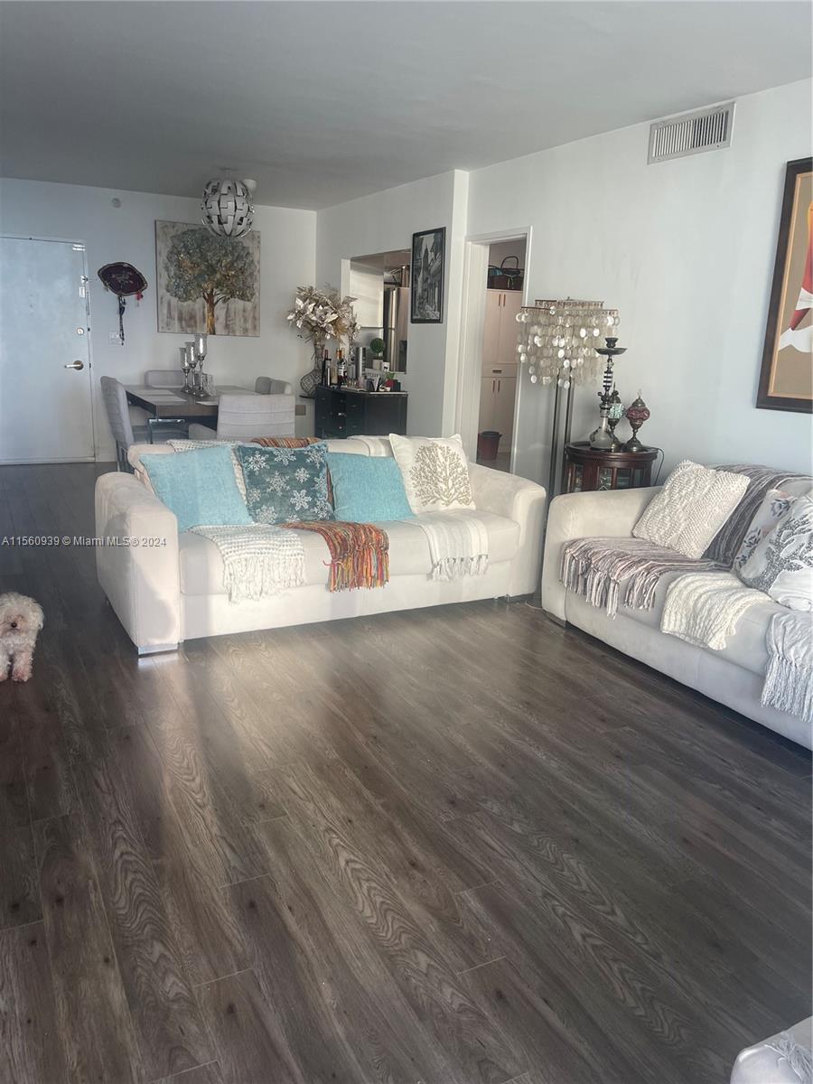 5700 Collins Ave 7B, Miami Beach, Florida 33140, 2 Bedrooms Bedrooms, ,2 BathroomsBathrooms,Residentiallease,For Rent,5700 Collins Ave 7B,A11560939