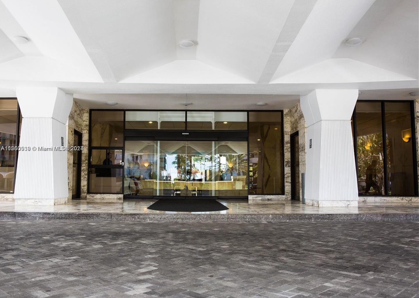 5700 Collins Ave 7B, Miami Beach, Florida 33140, 2 Bedrooms Bedrooms, ,2 BathroomsBathrooms,Residentiallease,For Rent,5700 Collins Ave 7B,A11560939