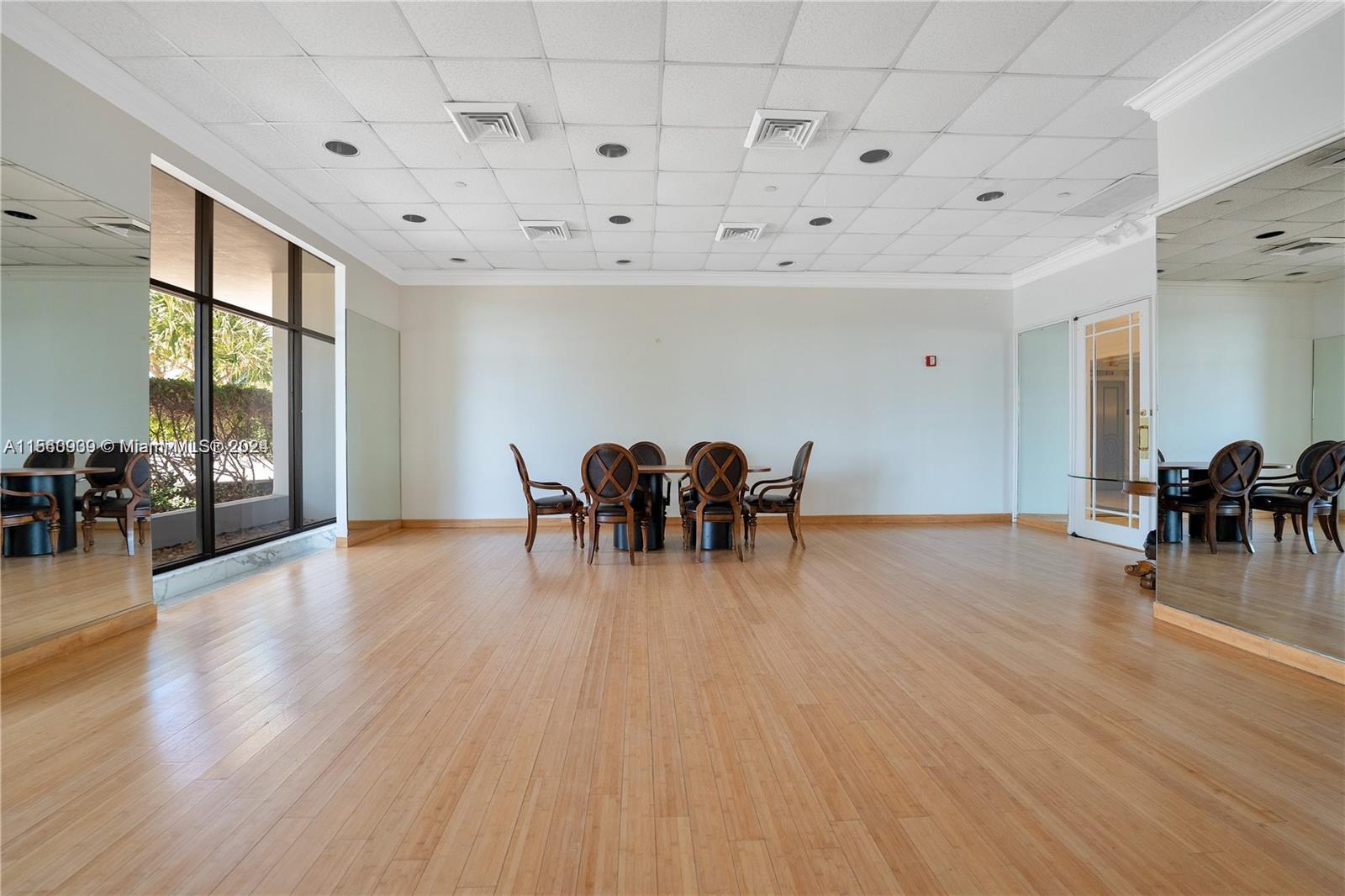 5700 Collins Ave 7B, Miami Beach, Florida 33140, 2 Bedrooms Bedrooms, ,2 BathroomsBathrooms,Residentiallease,For Rent,5700 Collins Ave 7B,A11560939