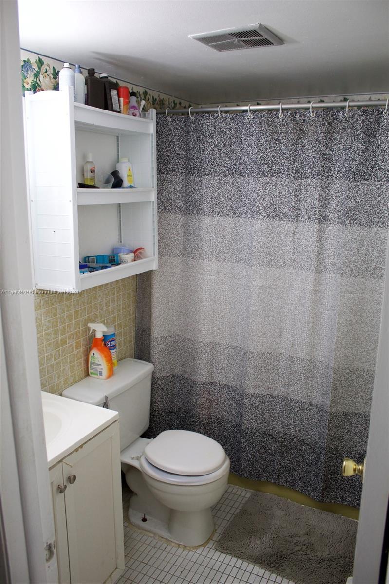 20180 NE 2nd Ave X19, Miami Gardens, Florida 33179, 1 Bedroom Bedrooms, ,1 BathroomBathrooms,Residential,For Sale,20180 NE 2nd Ave X19,A11560979