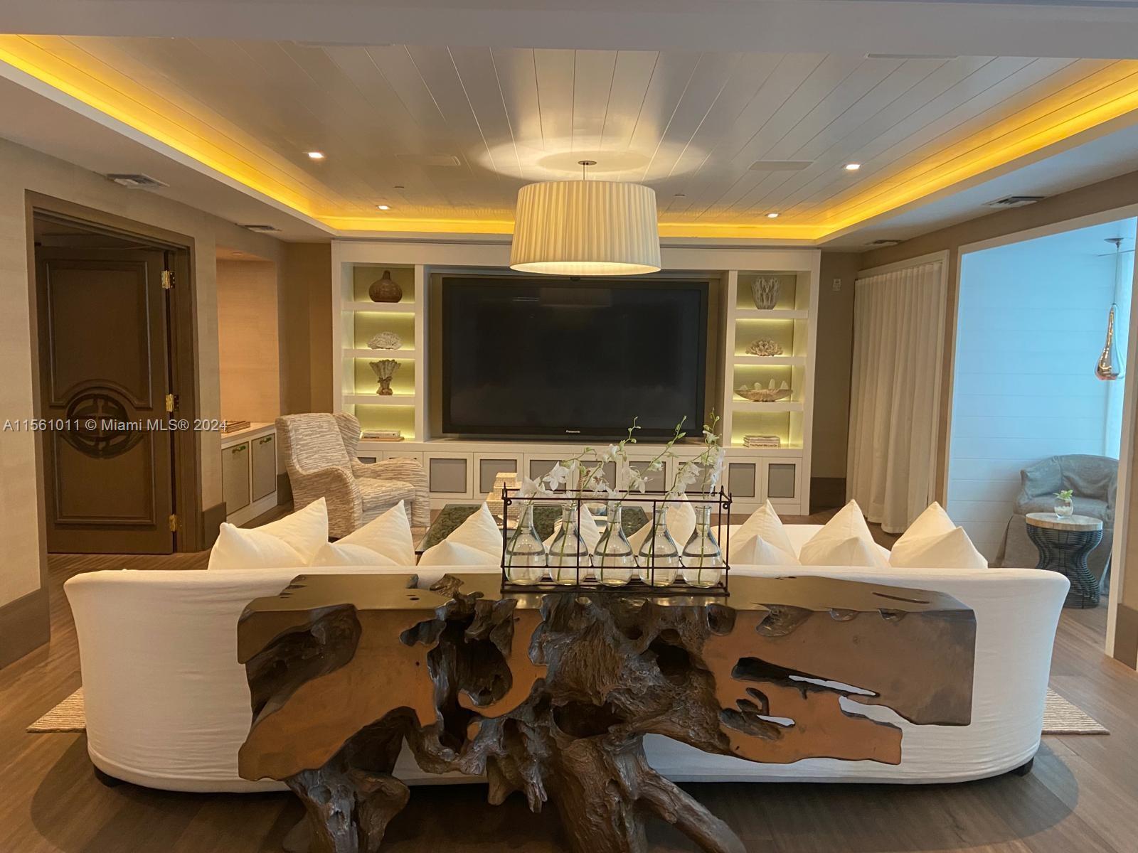 125 Ocean Dr U-0303, Miami Beach, Florida 33139, 4 Bedrooms Bedrooms, ,4 BathroomsBathrooms,Residentiallease,For Rent,125 Ocean Dr U-0303,A11561011