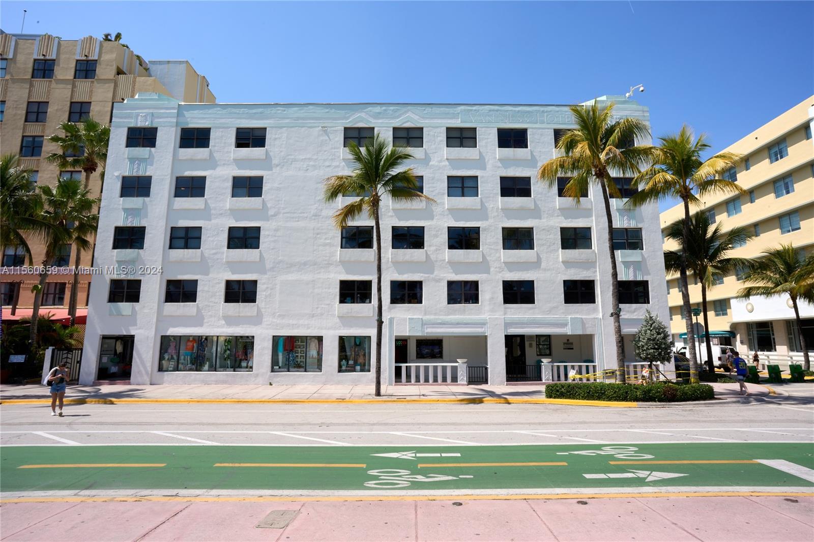 1390 Ocean Dr 204, Miami Beach, Florida 33139, 1 Bedroom Bedrooms, ,1 BathroomBathrooms,Residentiallease,For Rent,1390 Ocean Dr 204,A11560659