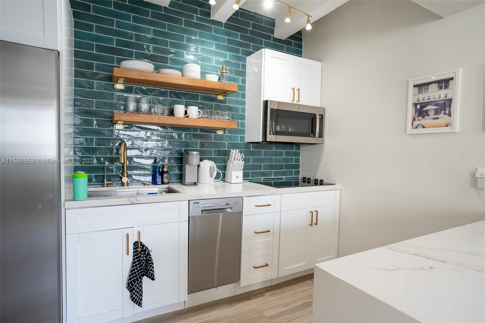 1390 Ocean Dr 204, Miami Beach, Florida 33139, 1 Bedroom Bedrooms, ,1 BathroomBathrooms,Residentiallease,For Rent,1390 Ocean Dr 204,A11560659