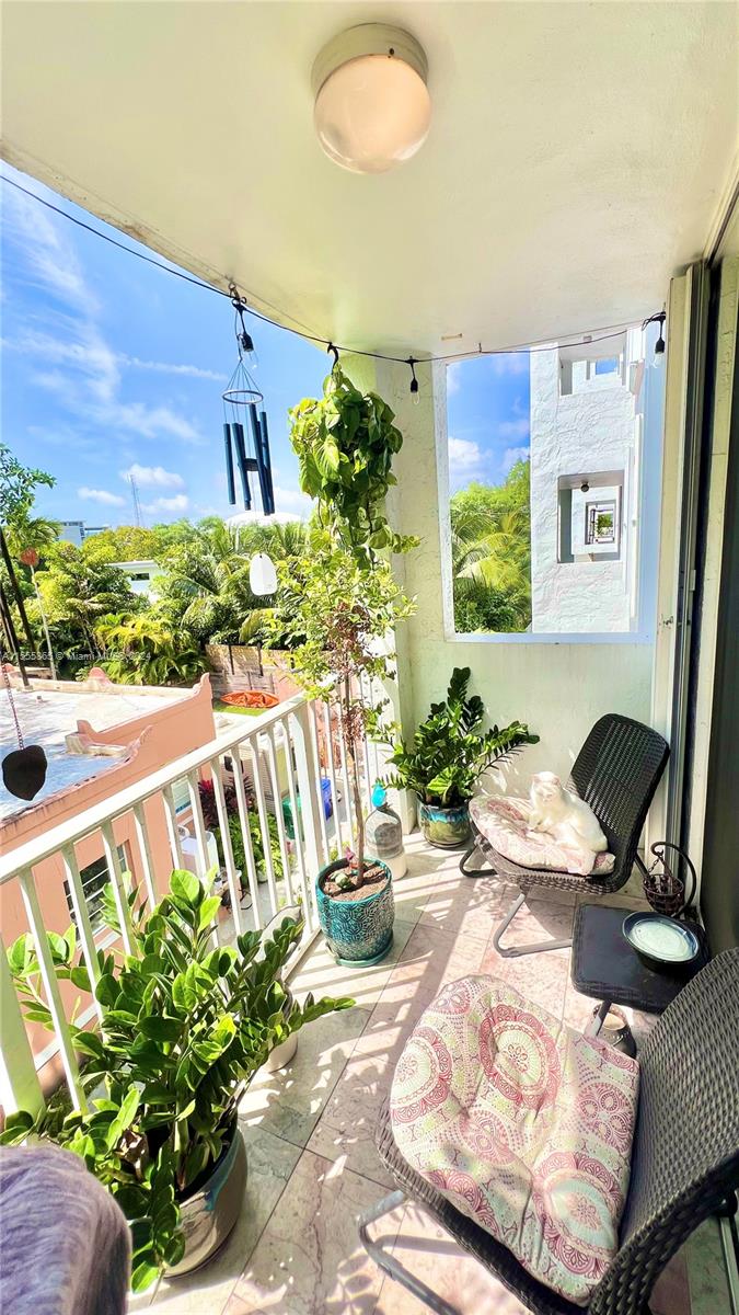1010 NW 11th St 309, Miami, Florida 33136, 2 Bedrooms Bedrooms, ,2 BathroomsBathrooms,Residential,For Sale,1010 NW 11th St 309,A11555865