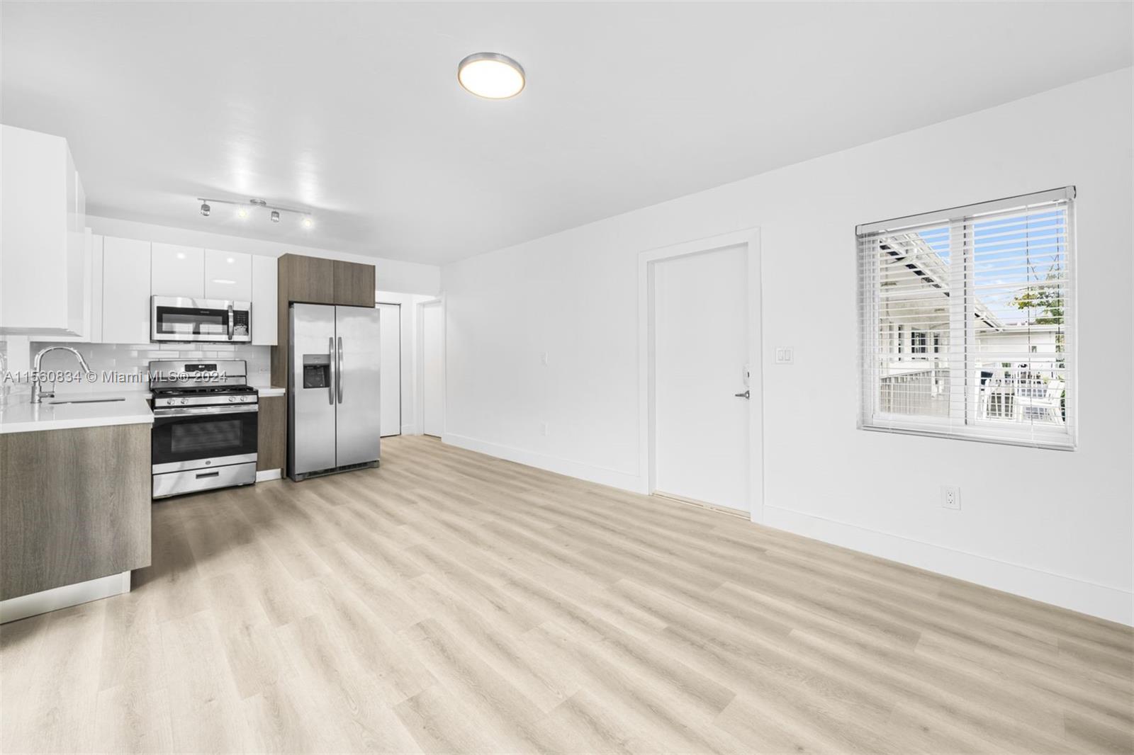 1038 11th St 18, Miami Beach, Florida 33139, 1 Bedroom Bedrooms, ,1 BathroomBathrooms,Residentiallease,For Rent,1038 11th St 18,A11560834