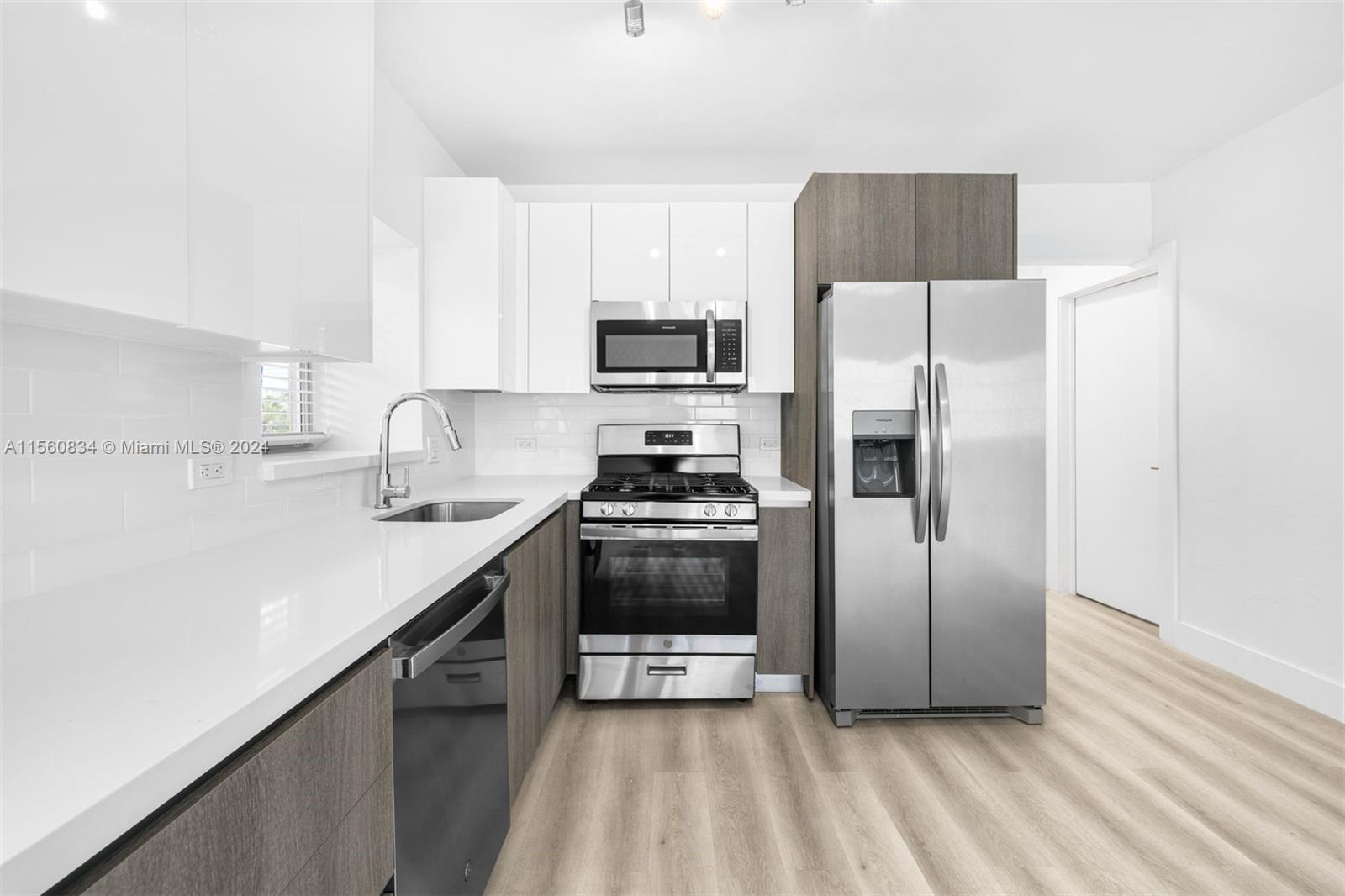1038 11th St 18, Miami Beach, Florida 33139, 1 Bedroom Bedrooms, ,1 BathroomBathrooms,Residentiallease,For Rent,1038 11th St 18,A11560834
