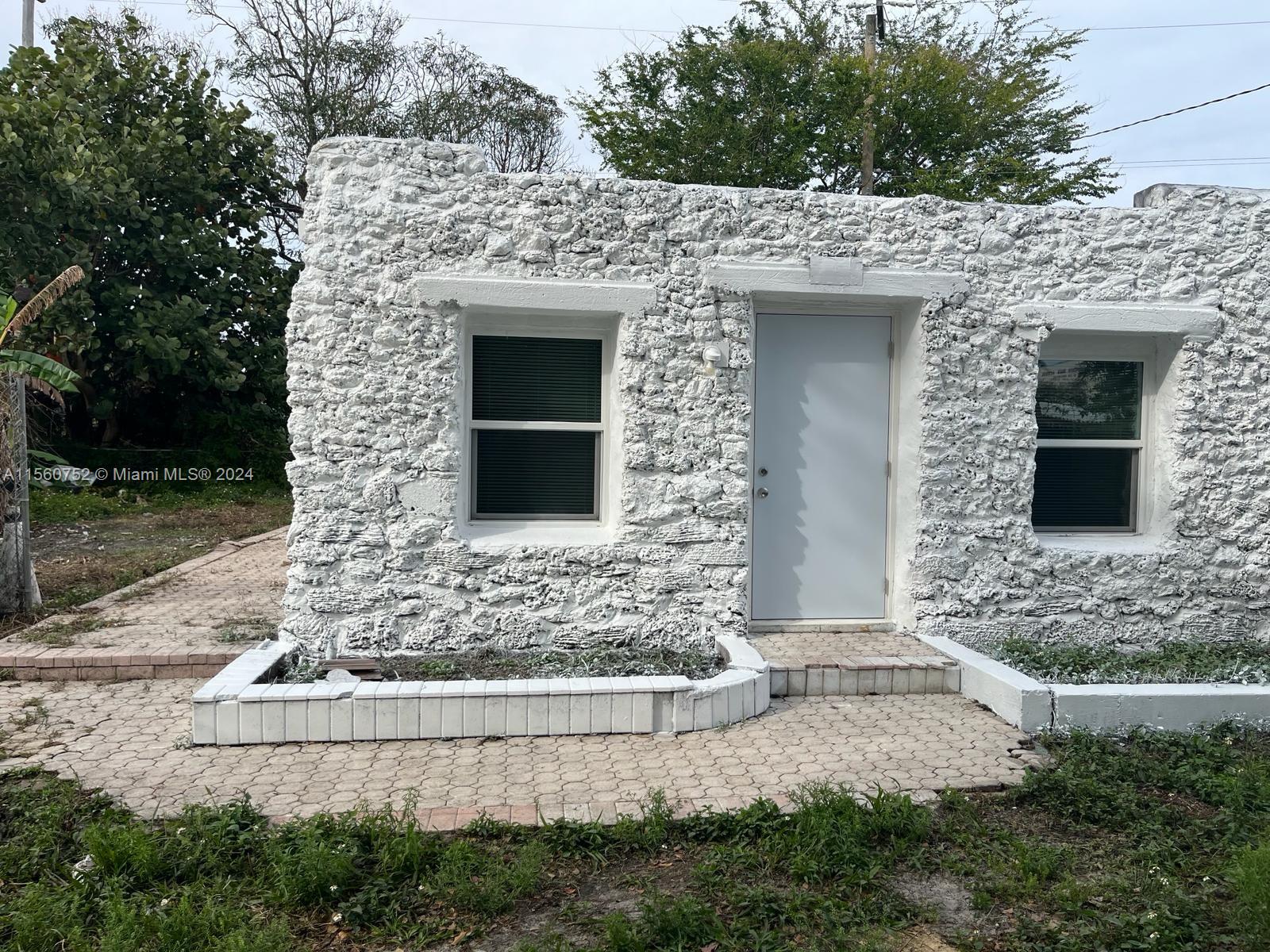 1819 Scott St, Hollywood, Florida 33020, 2 Bedrooms Bedrooms, ,1 BathroomBathrooms,Residentiallease,For Rent,1819 Scott St,A11560752