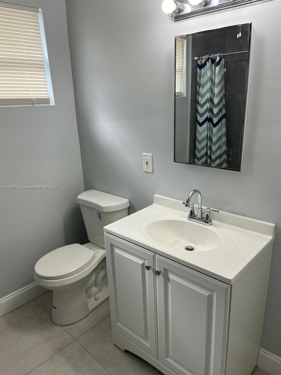 1819 Scott St, Hollywood, Florida 33020, 2 Bedrooms Bedrooms, ,1 BathroomBathrooms,Residentiallease,For Rent,1819 Scott St,A11560752