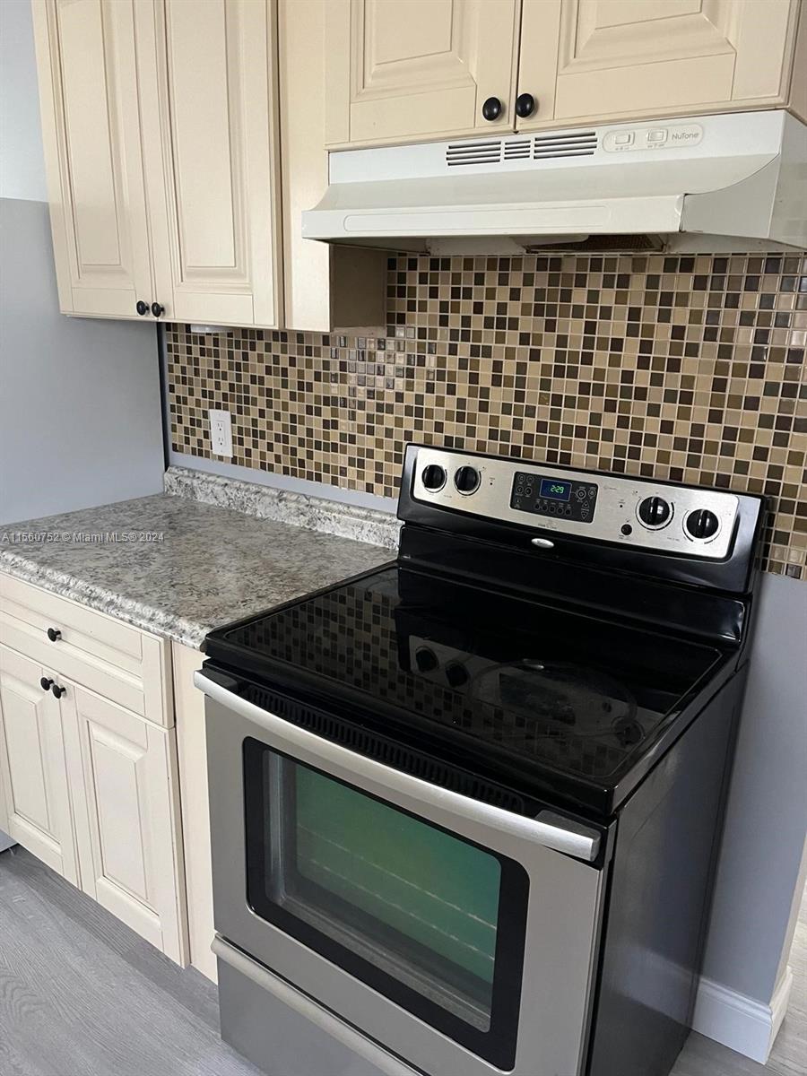 1819 Scott St, Hollywood, Florida 33020, 2 Bedrooms Bedrooms, ,1 BathroomBathrooms,Residentiallease,For Rent,1819 Scott St,A11560752