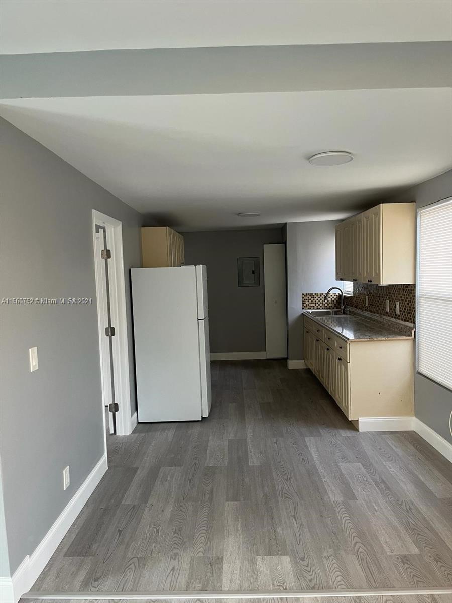 1819 Scott St, Hollywood, Florida 33020, 2 Bedrooms Bedrooms, ,1 BathroomBathrooms,Residentiallease,For Rent,1819 Scott St,A11560752