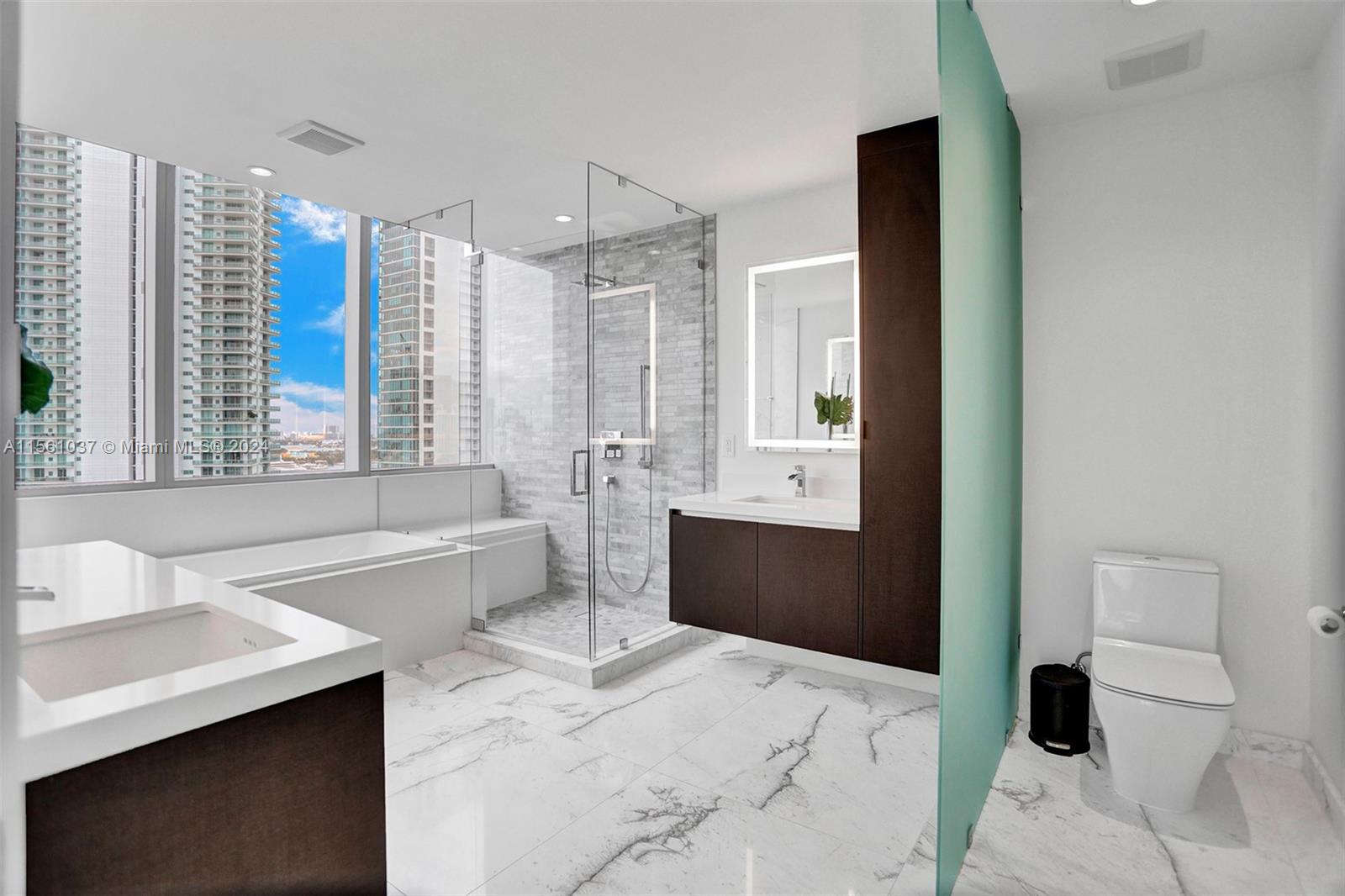 851 NE 1st Ave 1801, Miami, Florida 33132, 3 Bedrooms Bedrooms, ,4 BathroomsBathrooms,Residentiallease,For Rent,851 NE 1st Ave 1801,A11561037