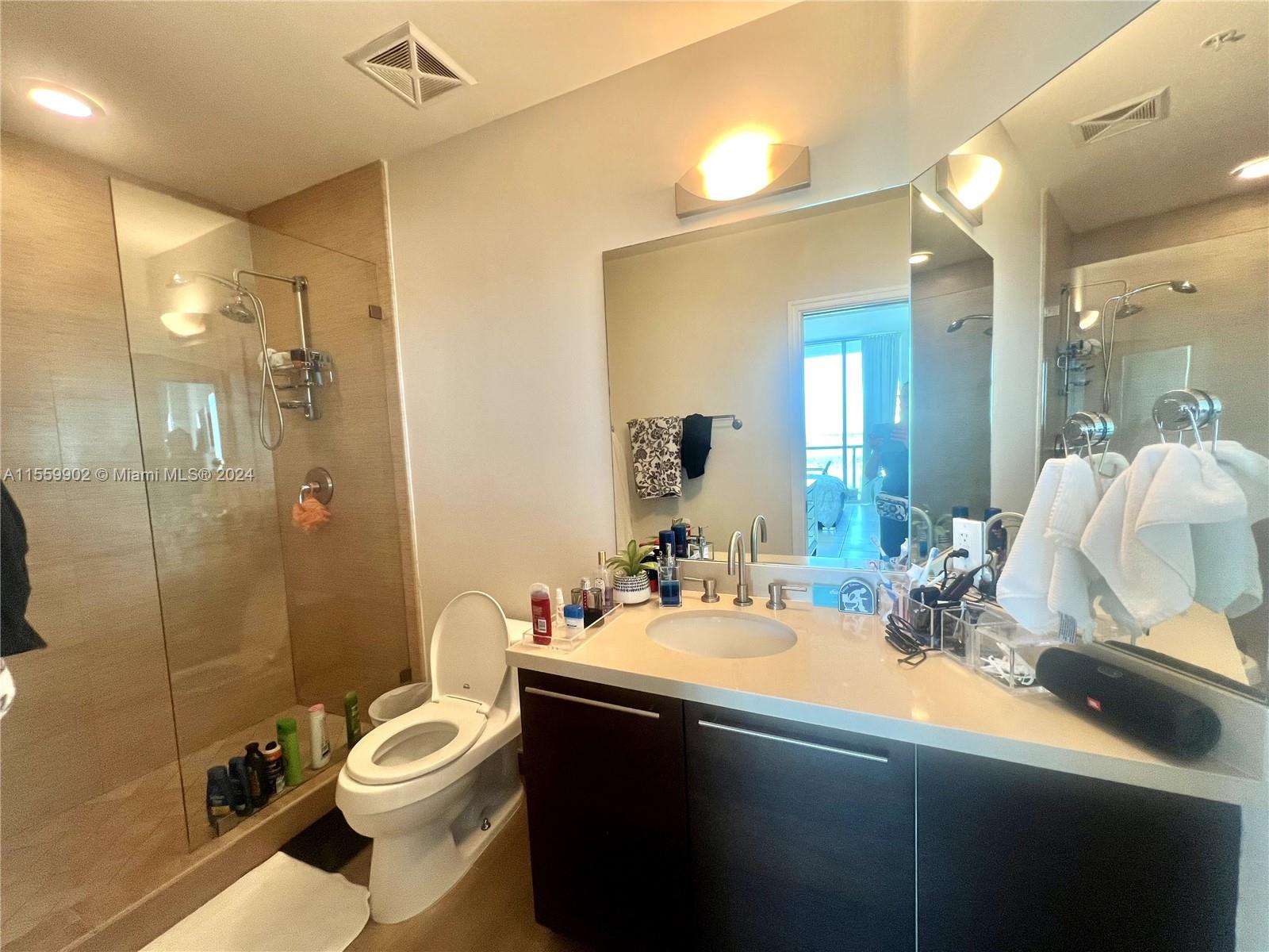 7928 East Dr 1002, North Bay Village, Florida 33141, 2 Bedrooms Bedrooms, ,2 BathroomsBathrooms,Residential,For Sale,7928 East Dr 1002,A11559902