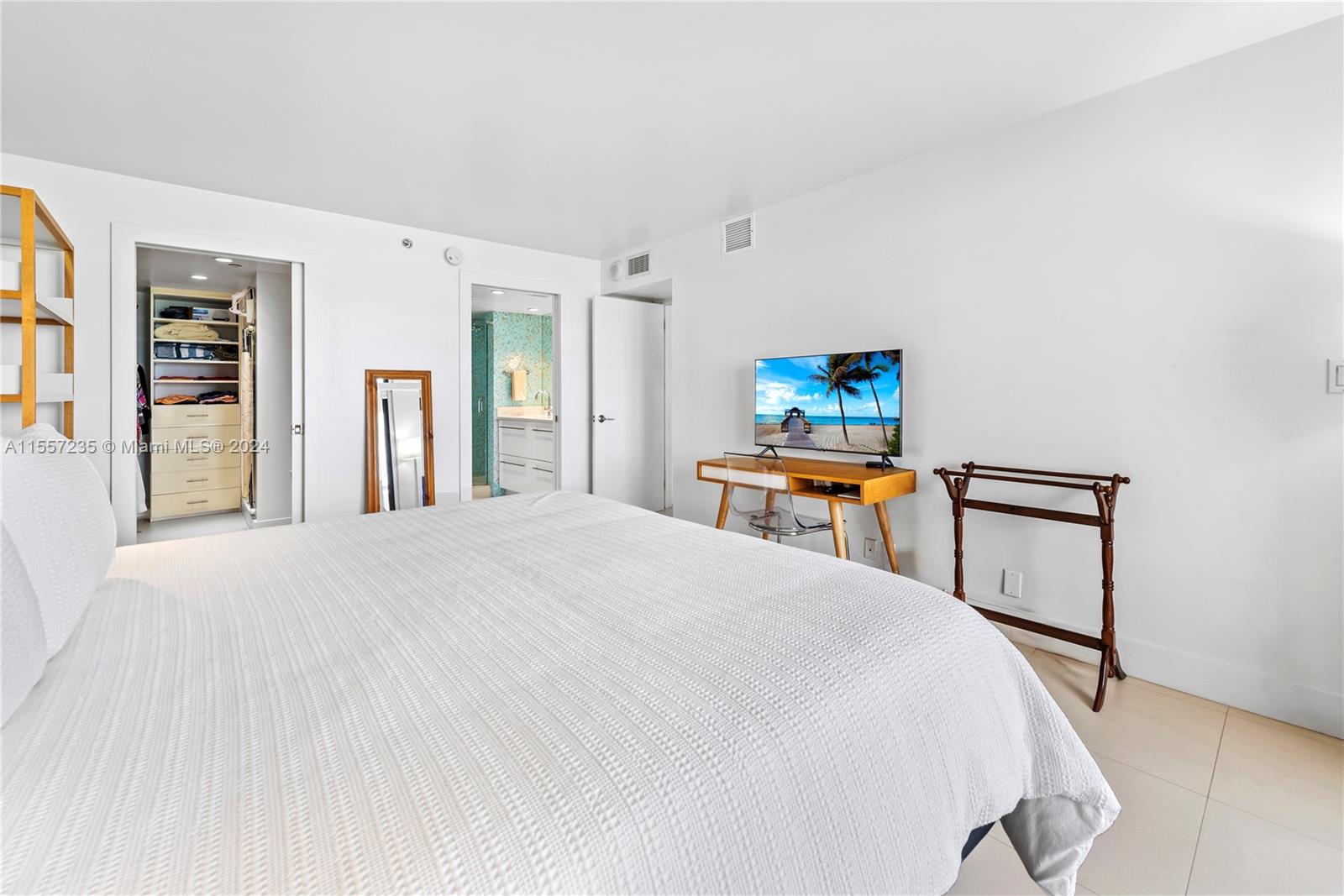 2555 Collins Ave 709, Miami Beach, Florida 33140, 2 Bedrooms Bedrooms, ,2 BathroomsBathrooms,Residential,For Sale,2555 Collins Ave 709,A11557235