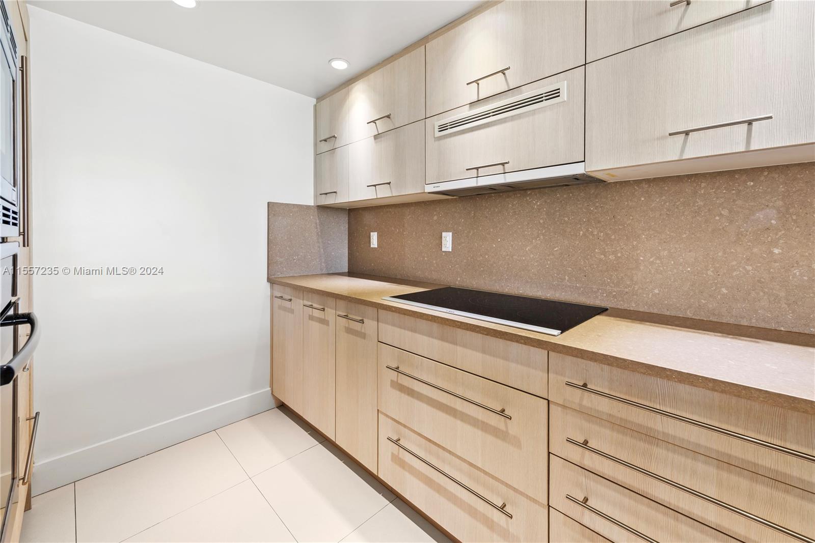 2555 Collins Ave 709, Miami Beach, Florida 33140, 2 Bedrooms Bedrooms, ,2 BathroomsBathrooms,Residential,For Sale,2555 Collins Ave 709,A11557235