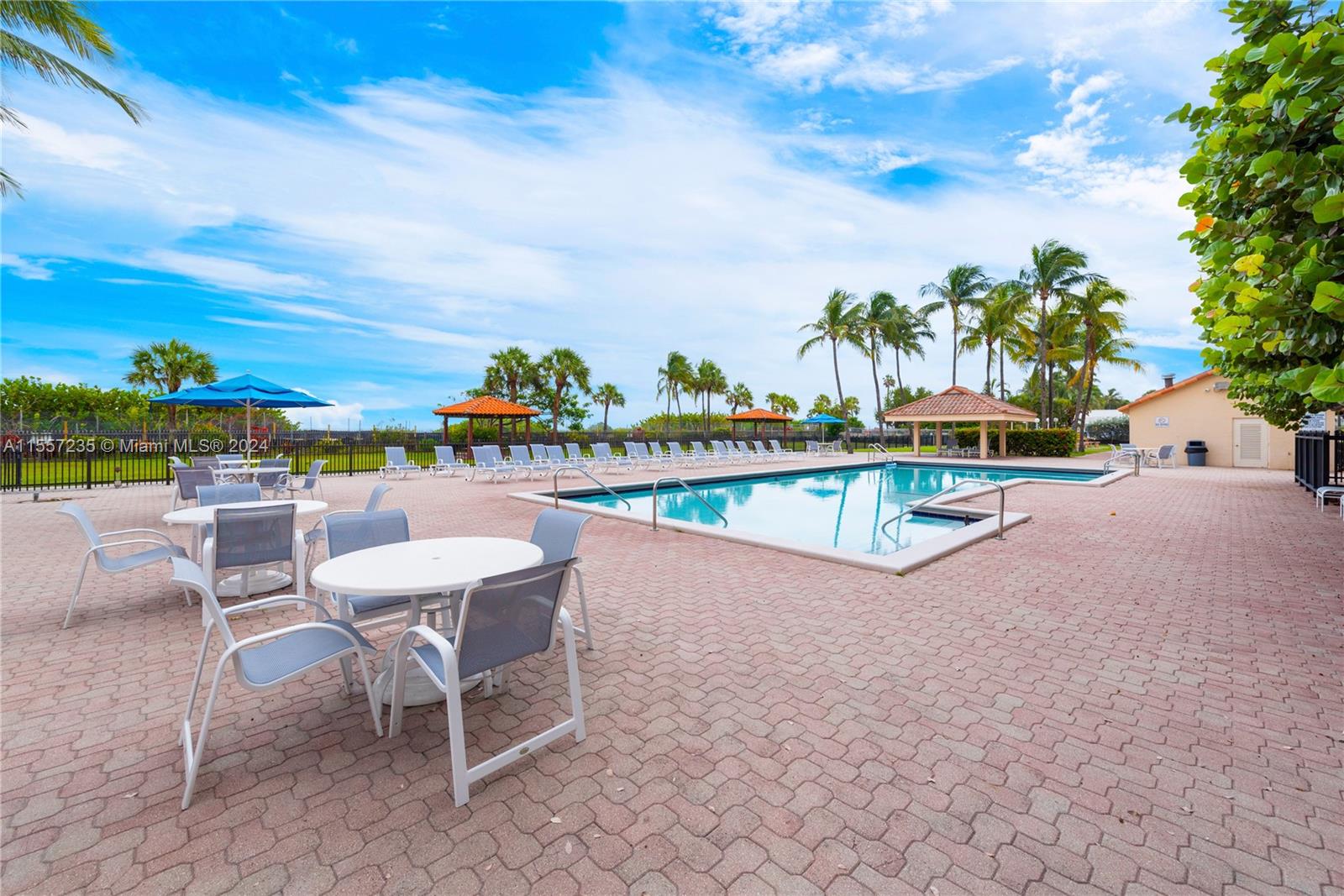 2555 Collins Ave 709, Miami Beach, Florida 33140, 2 Bedrooms Bedrooms, ,2 BathroomsBathrooms,Residential,For Sale,2555 Collins Ave 709,A11557235