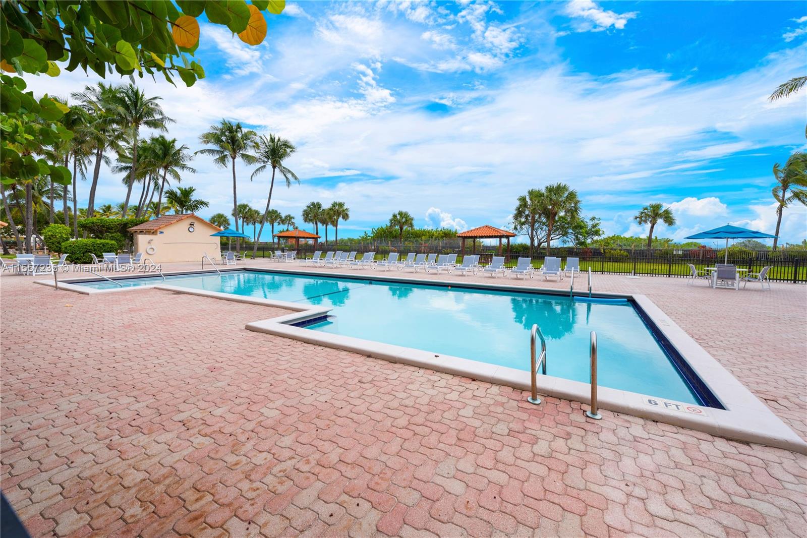 2555 Collins Ave 709, Miami Beach, Florida 33140, 2 Bedrooms Bedrooms, ,2 BathroomsBathrooms,Residential,For Sale,2555 Collins Ave 709,A11557235