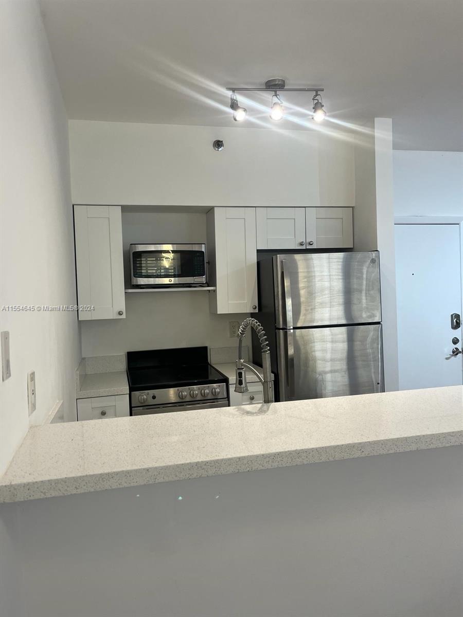 1255 Pennsylvania Ave 204, Miami Beach, Florida 33139, 1 Bedroom Bedrooms, ,1 BathroomBathrooms,Residentiallease,For Rent,1255 Pennsylvania Ave 204,A11554645