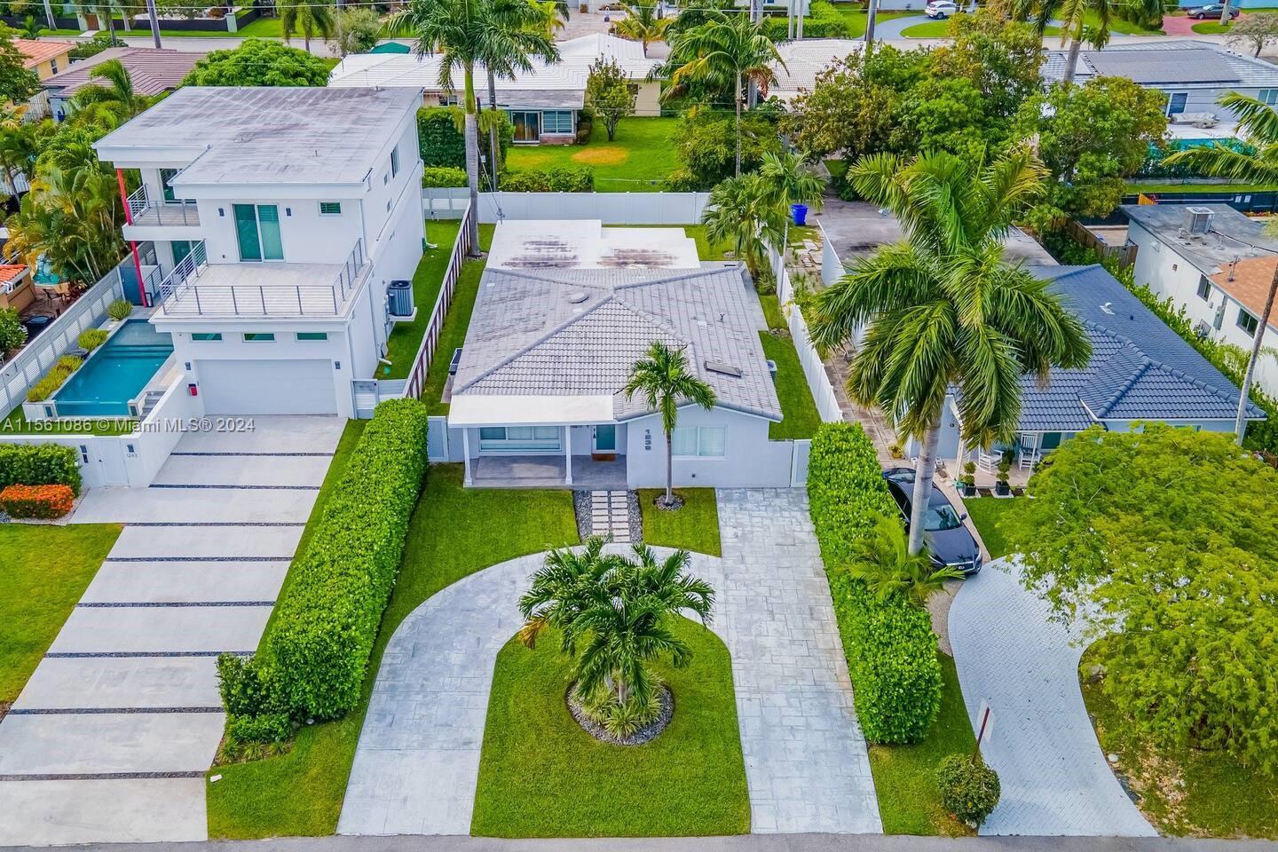 1239 Washington St 1239, Hollywood, Florida 33019, 3 Bedrooms Bedrooms, ,2 BathroomsBathrooms,Residentiallease,For Rent,1239 Washington St 1239,A11561086