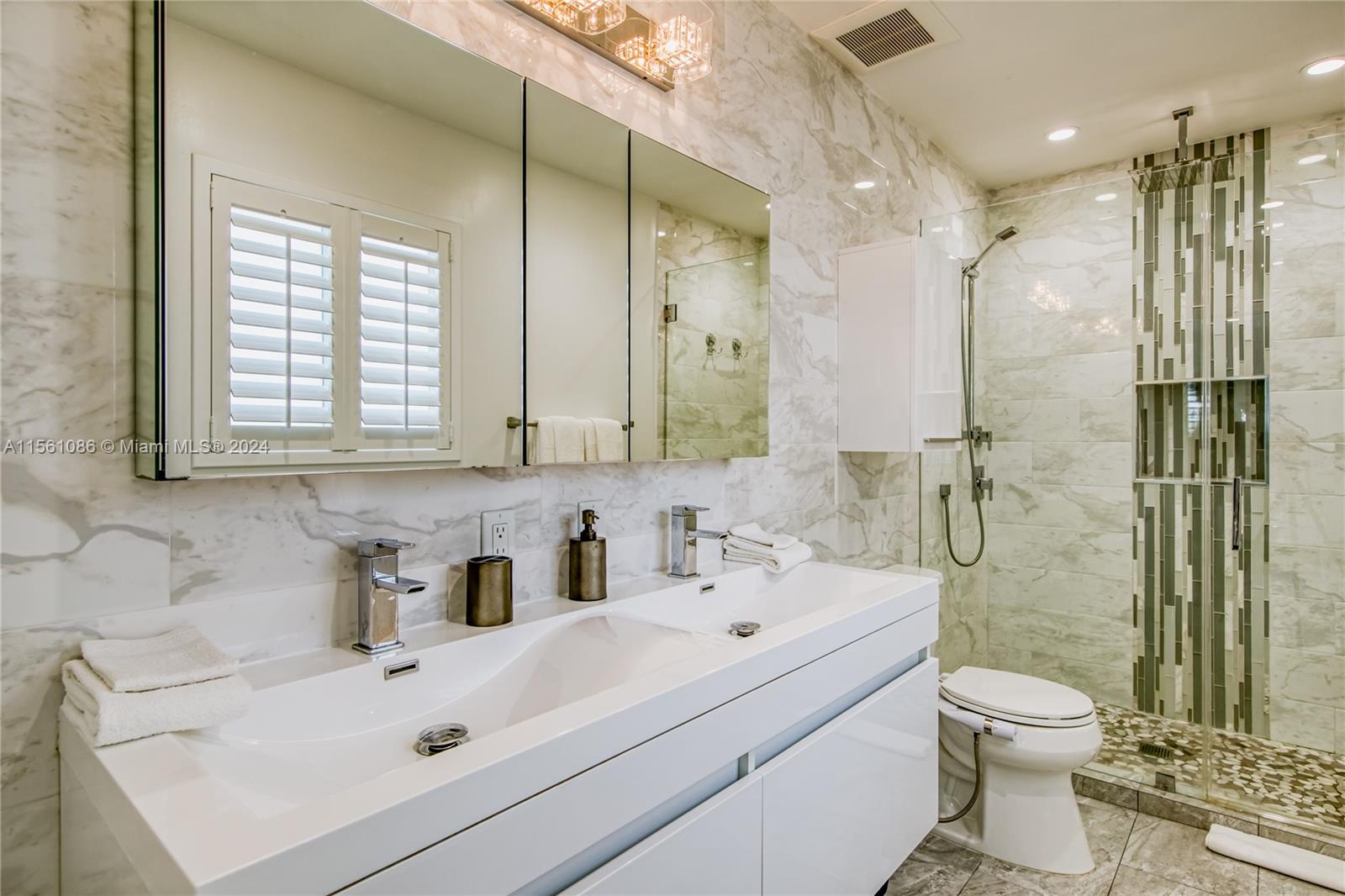 1239 Washington St 1239, Hollywood, Florida 33019, 3 Bedrooms Bedrooms, ,2 BathroomsBathrooms,Residentiallease,For Rent,1239 Washington St 1239,A11561086