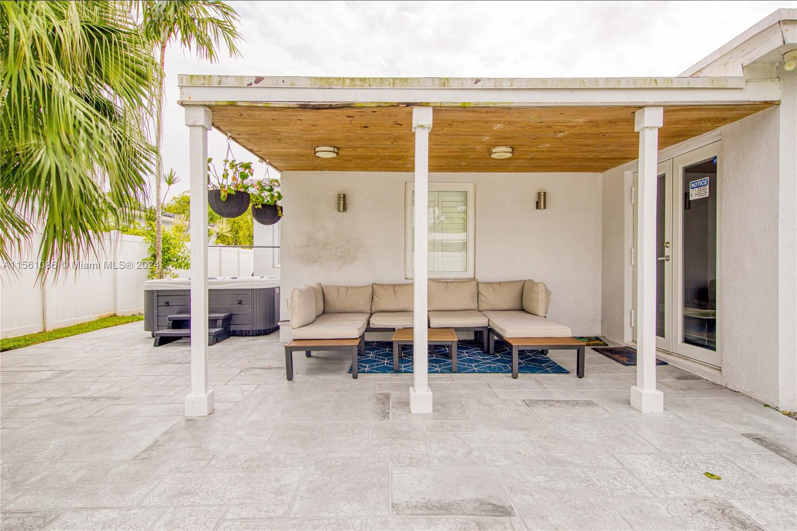 1239 Washington St 1239, Hollywood, Florida 33019, 3 Bedrooms Bedrooms, ,2 BathroomsBathrooms,Residentiallease,For Rent,1239 Washington St 1239,A11561086