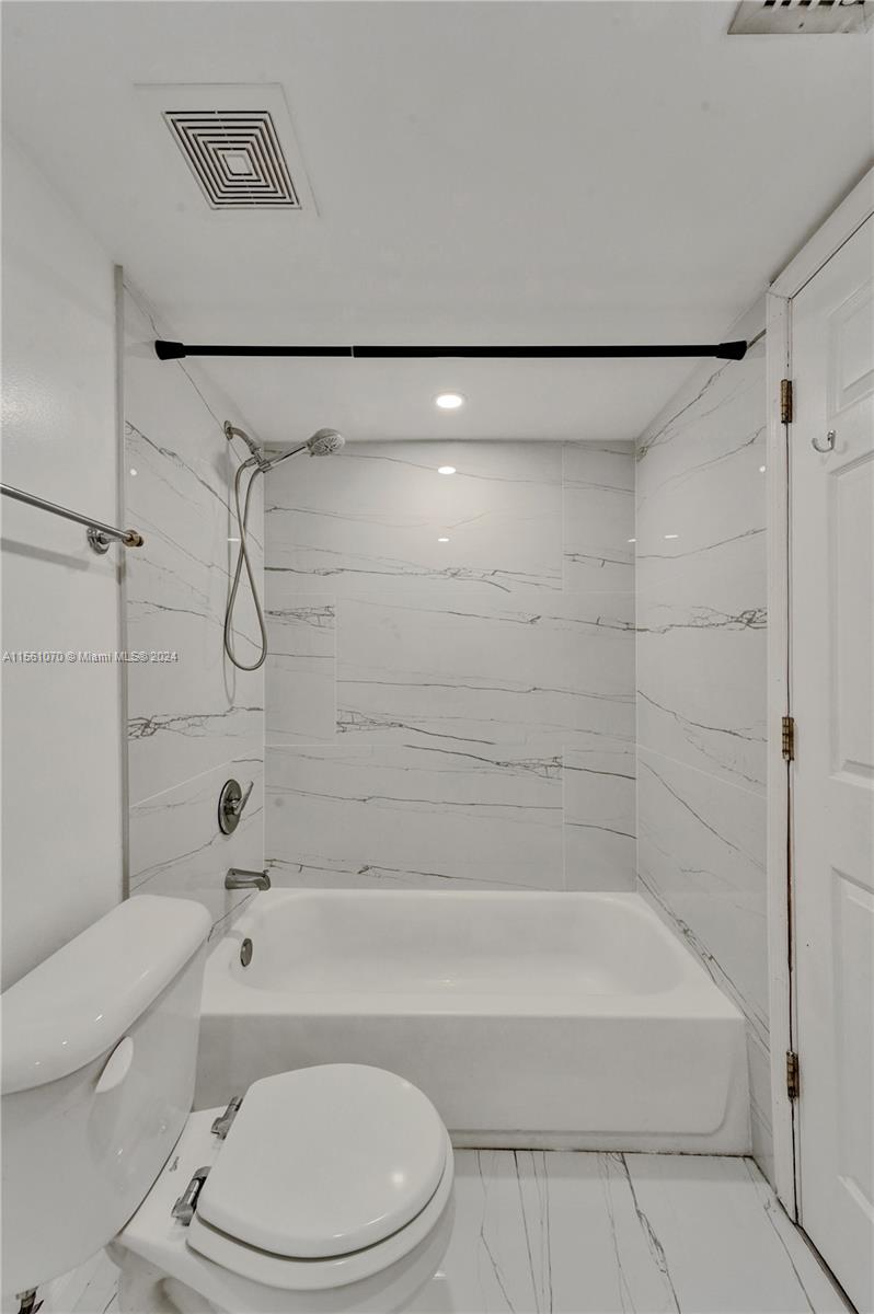 2415 NW 16th St Rd 516, Miami, Florida 33125, 2 Bedrooms Bedrooms, ,2 BathroomsBathrooms,Residential,For Sale,2415 NW 16th St Rd 516,A11561070