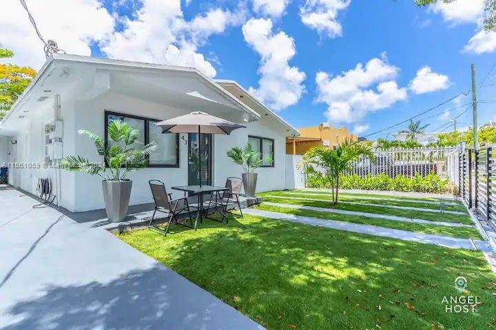 45 NW 41st St 1, Miami, Florida 33127, 2 Bedrooms Bedrooms, ,1 BathroomBathrooms,Residentiallease,For Rent,45 NW 41st St 1,A11561059