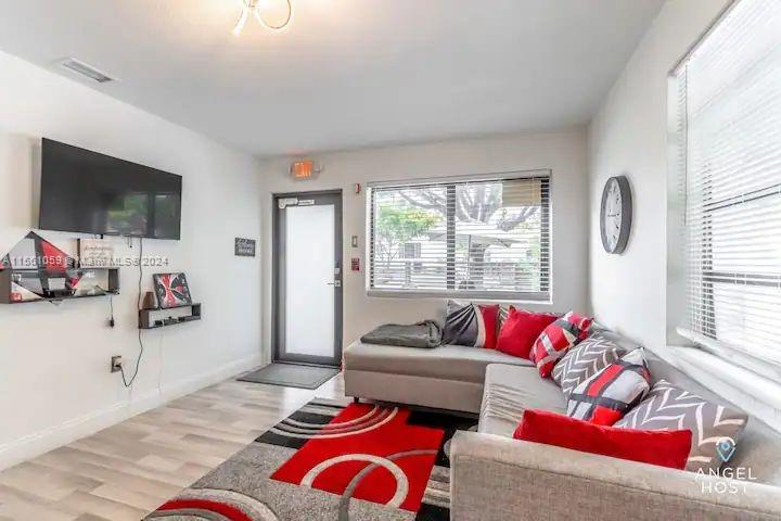 45 NW 41st St 1, Miami, Florida 33127, 2 Bedrooms Bedrooms, ,1 BathroomBathrooms,Residentiallease,For Rent,45 NW 41st St 1,A11561059