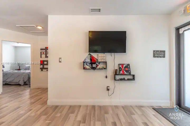 45 NW 41st St 1, Miami, Florida 33127, 2 Bedrooms Bedrooms, ,1 BathroomBathrooms,Residentiallease,For Rent,45 NW 41st St 1,A11561059