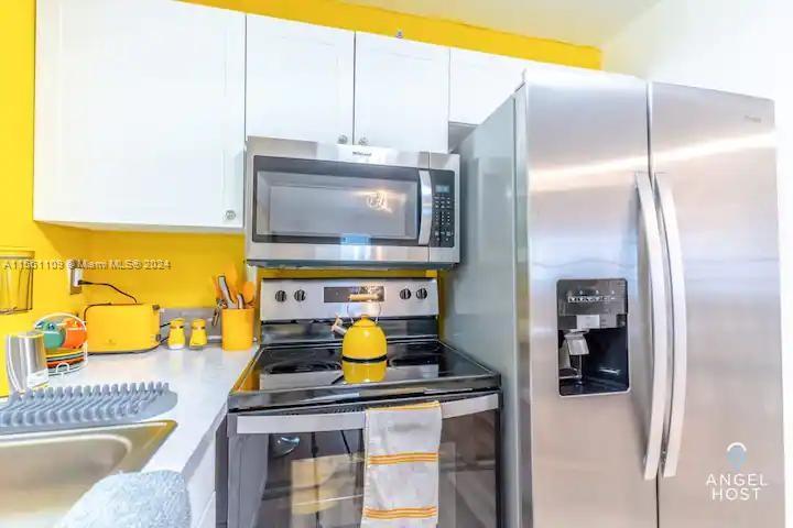 45 NW 41st St 3, Miami, Florida 33127, 2 Bedrooms Bedrooms, ,1 BathroomBathrooms,Residentiallease,For Rent,45 NW 41st St 3,A11561109